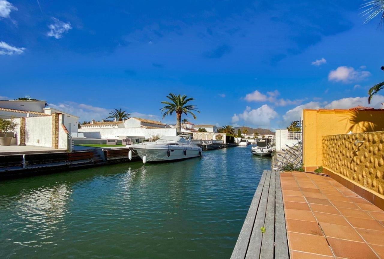 Ampuriahome Villa Hosting 15, Pool & Mooring Empuriabrava Extérieur photo