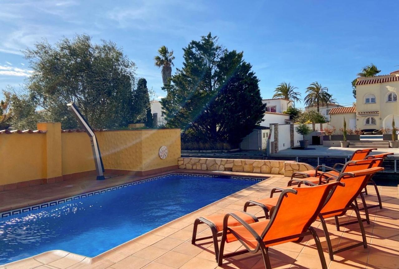 Ampuriahome Villa Hosting 15, Pool & Mooring Empuriabrava Extérieur photo