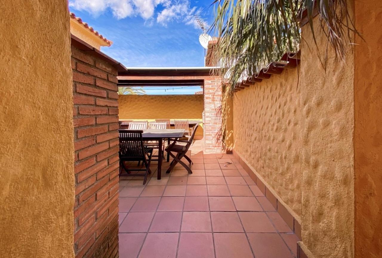 Ampuriahome Villa Hosting 15, Pool & Mooring Empuriabrava Extérieur photo