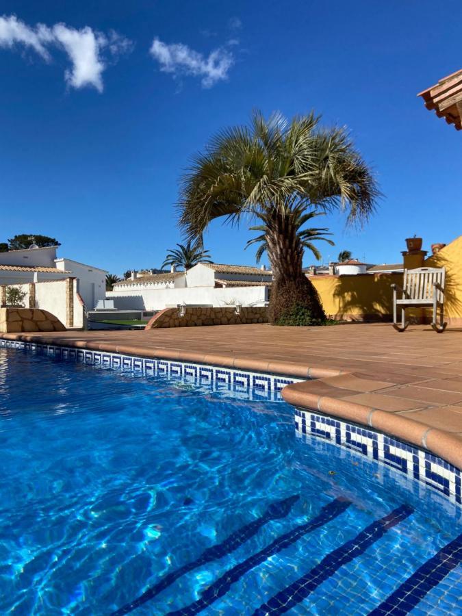 Ampuriahome Villa Hosting 15, Pool & Mooring Empuriabrava Extérieur photo